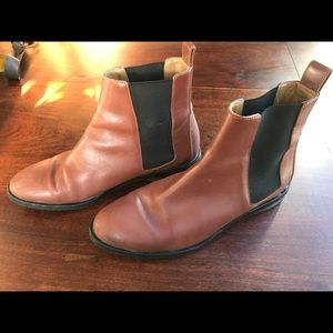 Everlane Chelsea Boots